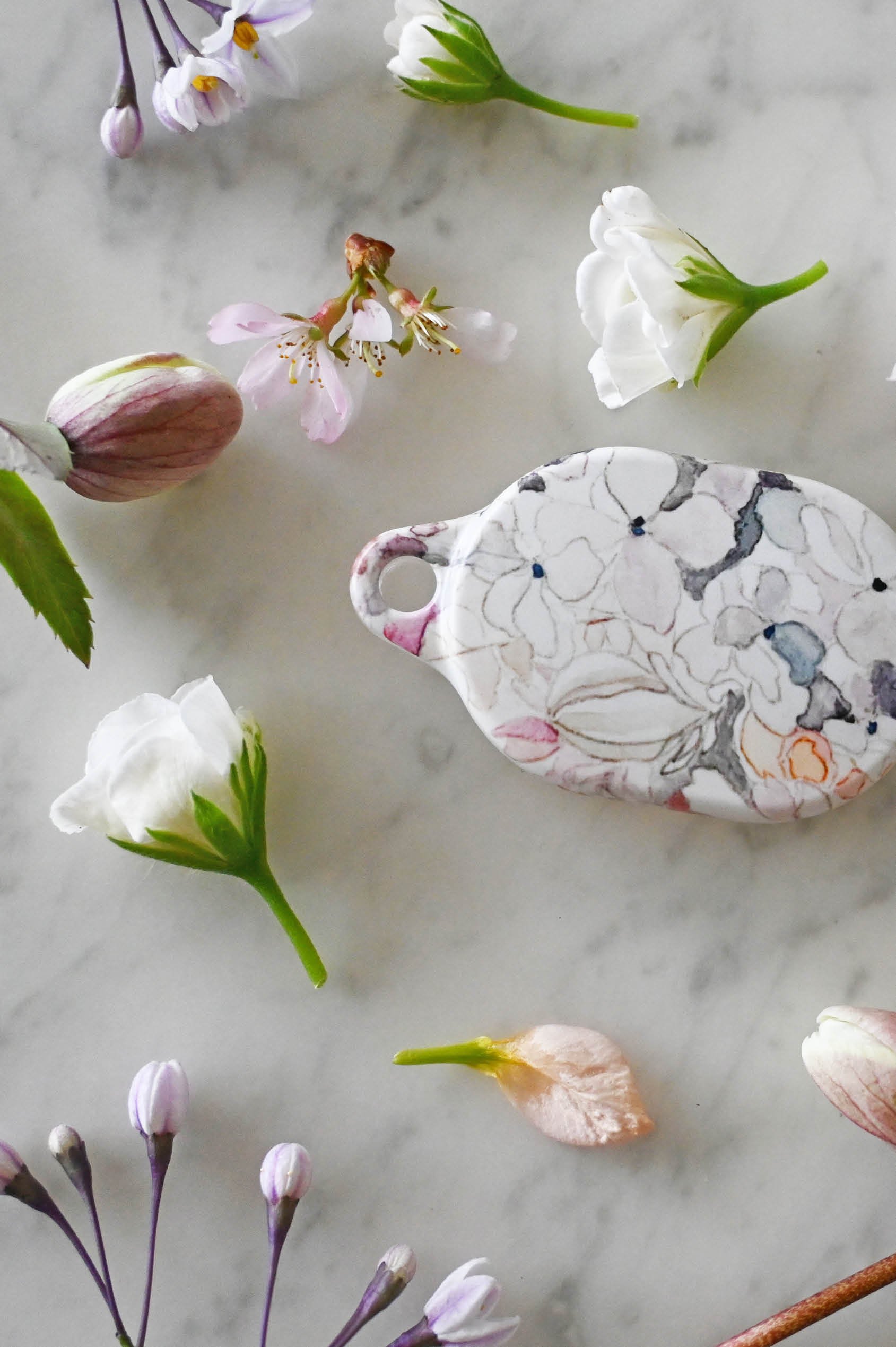liora-cute-floral-airtag-case.jpg