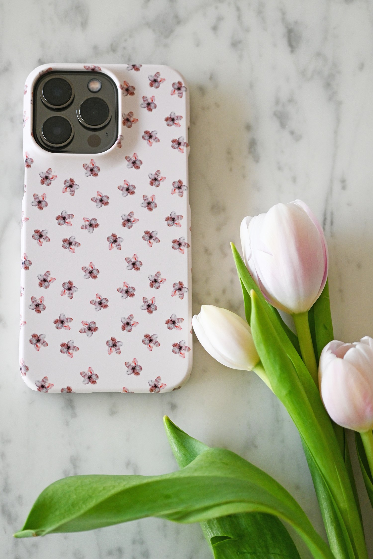 mia-floral-phone-cover.jpg
