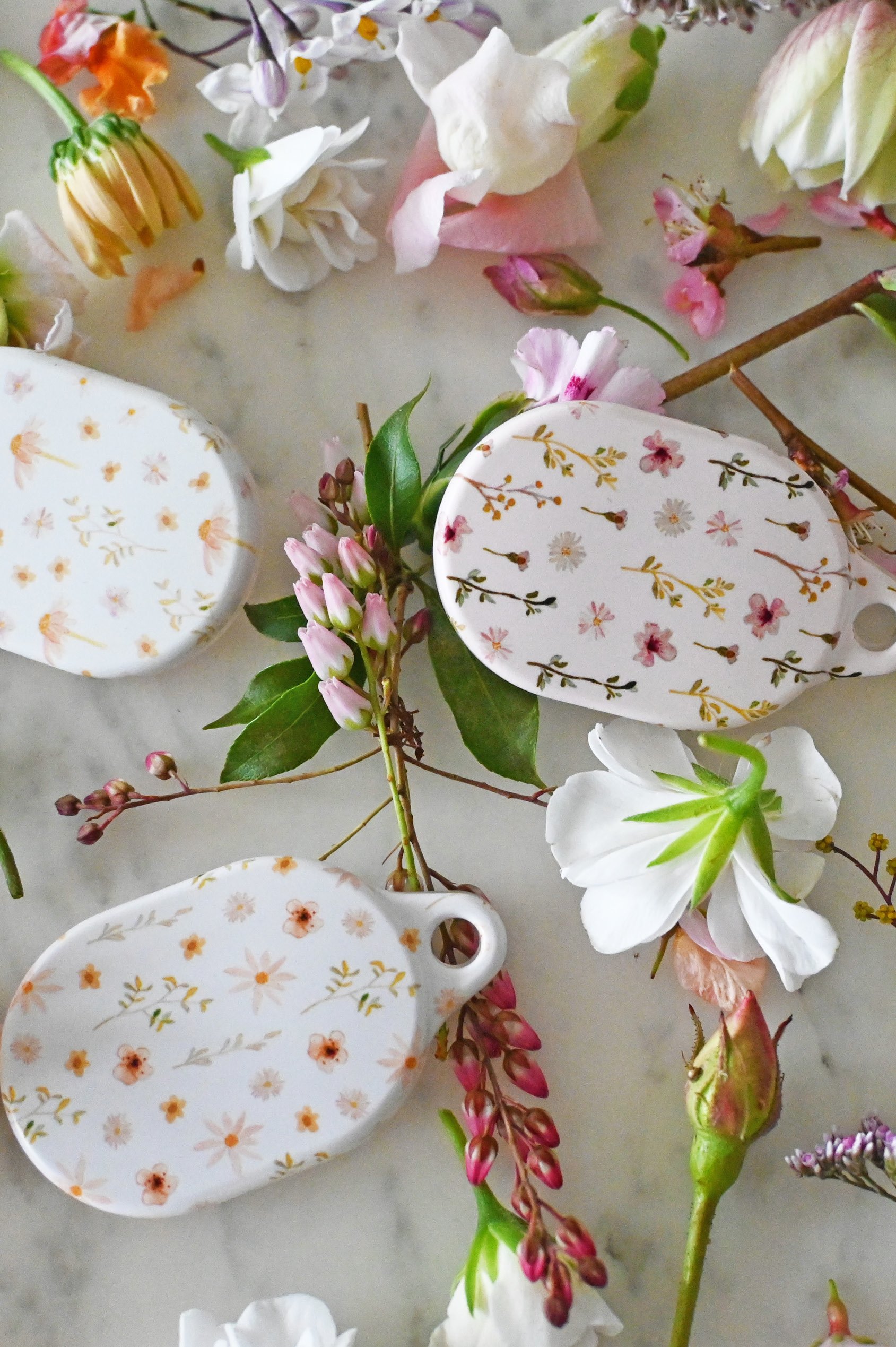 airtag-cover-floral-talia-designs.jpg