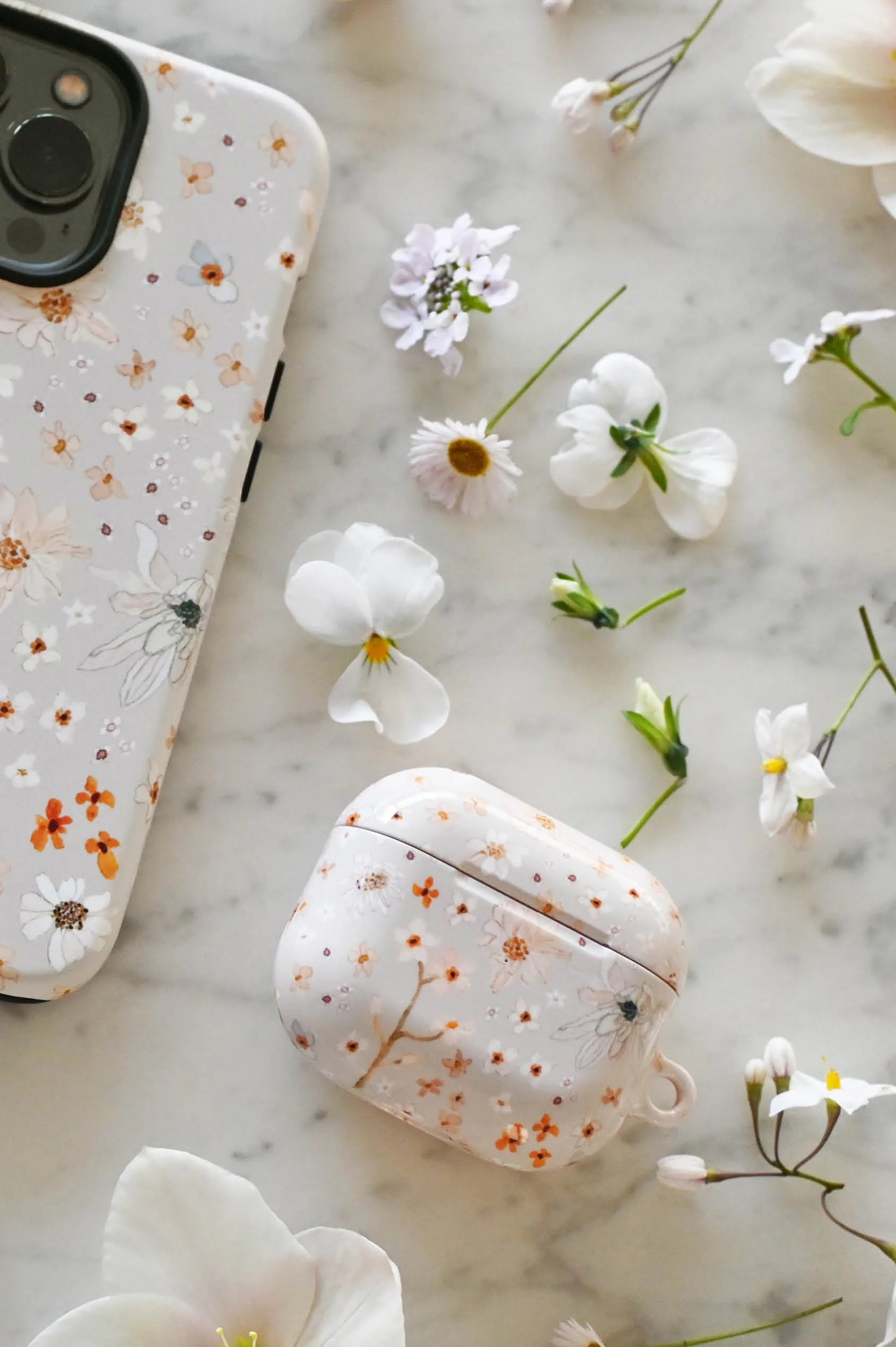 marigold-pretty-flower-pattern-airpods-case.jpg