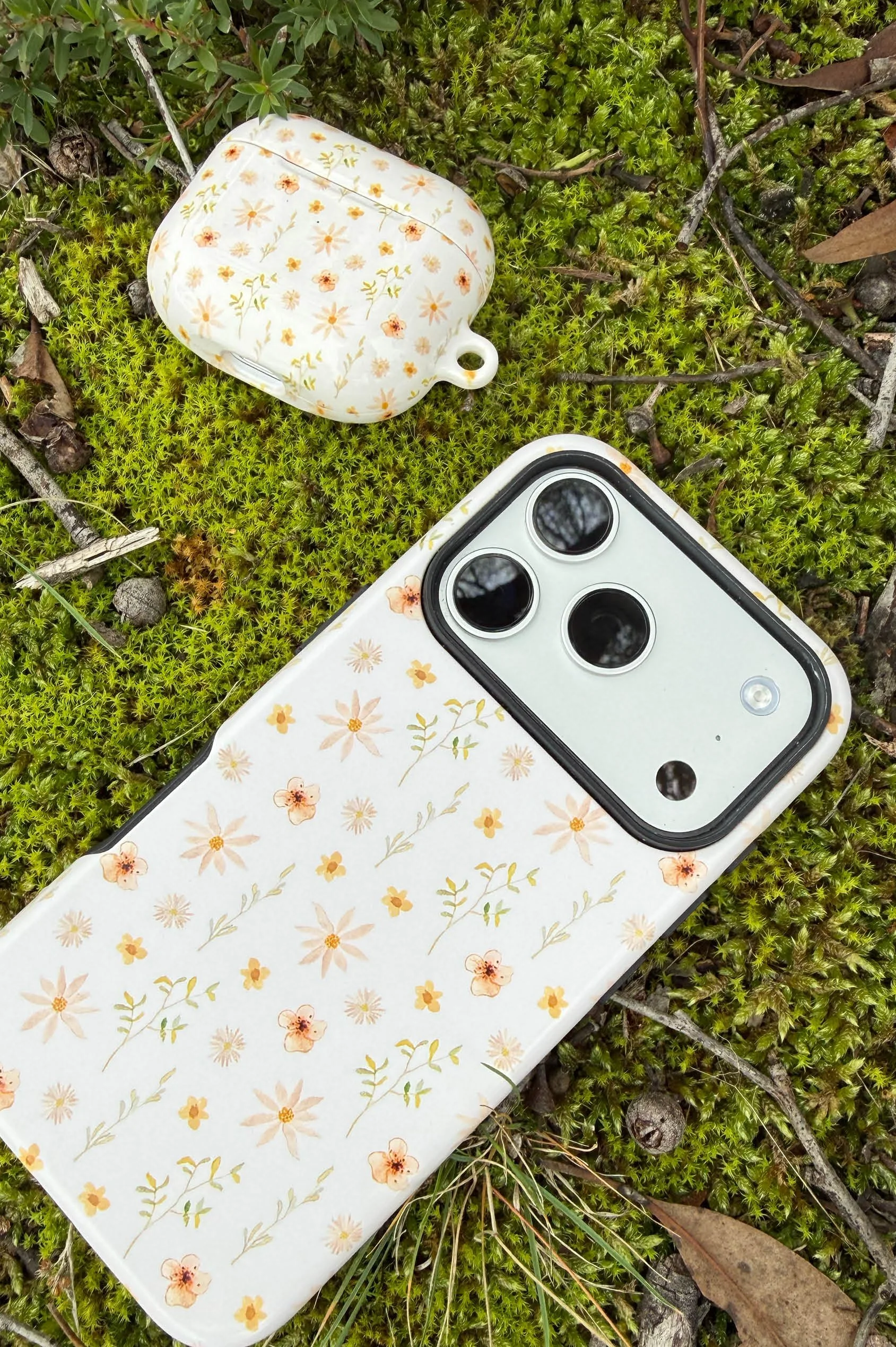 theo-forest-flower-phone-airpods-case.jpg