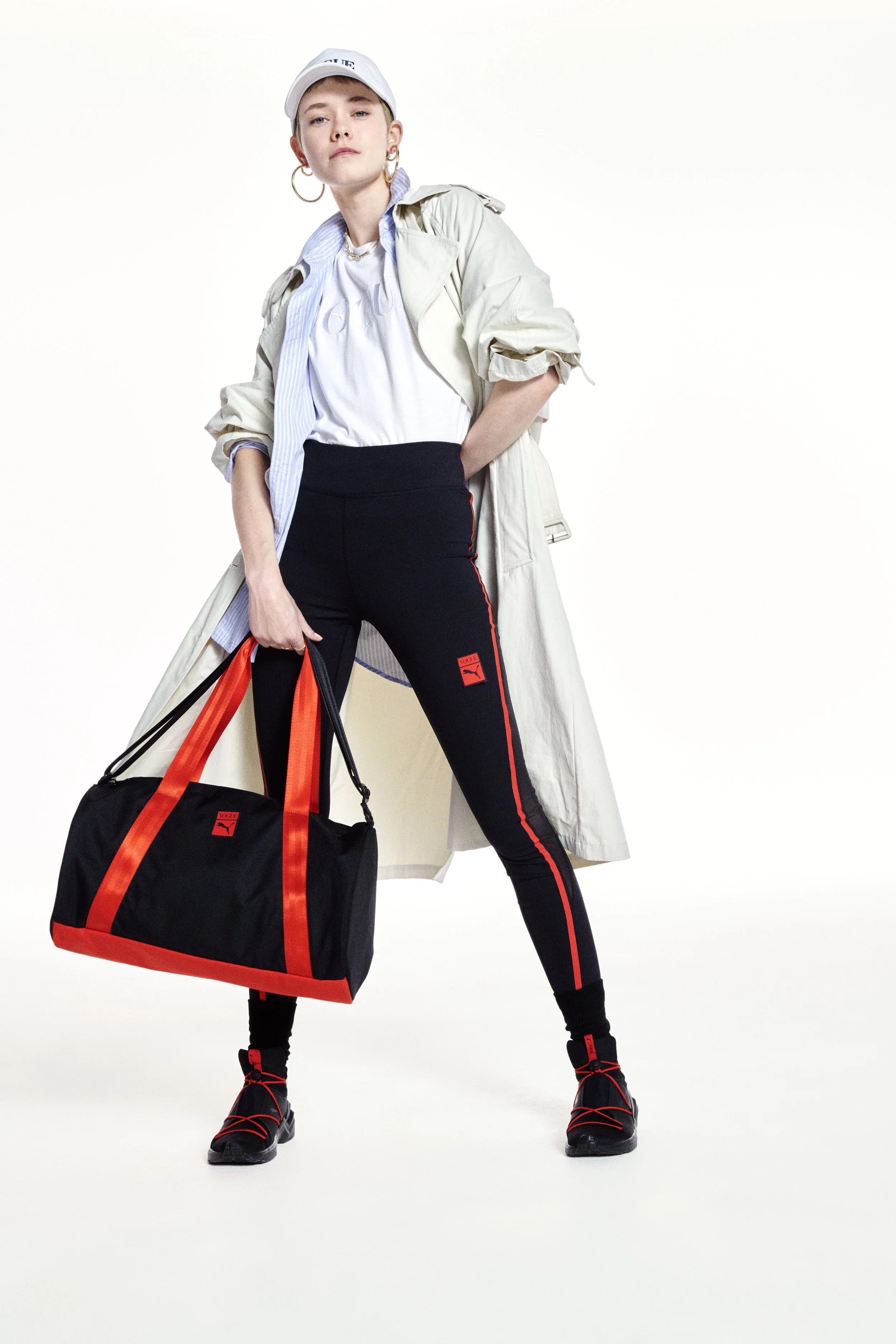 22AW_SP_Vogue_Drop2_WHITE-T-SHIRT_TOTE-BAG_2119_RGB.jpg