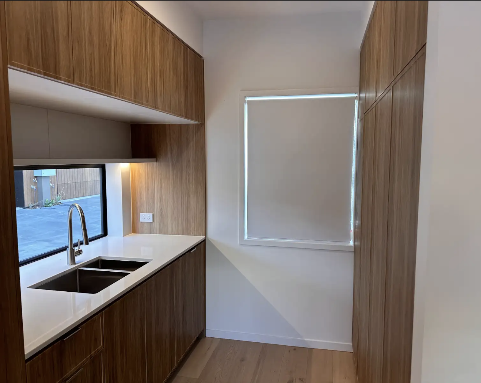 kitchen blinds mermaid waters 5.png