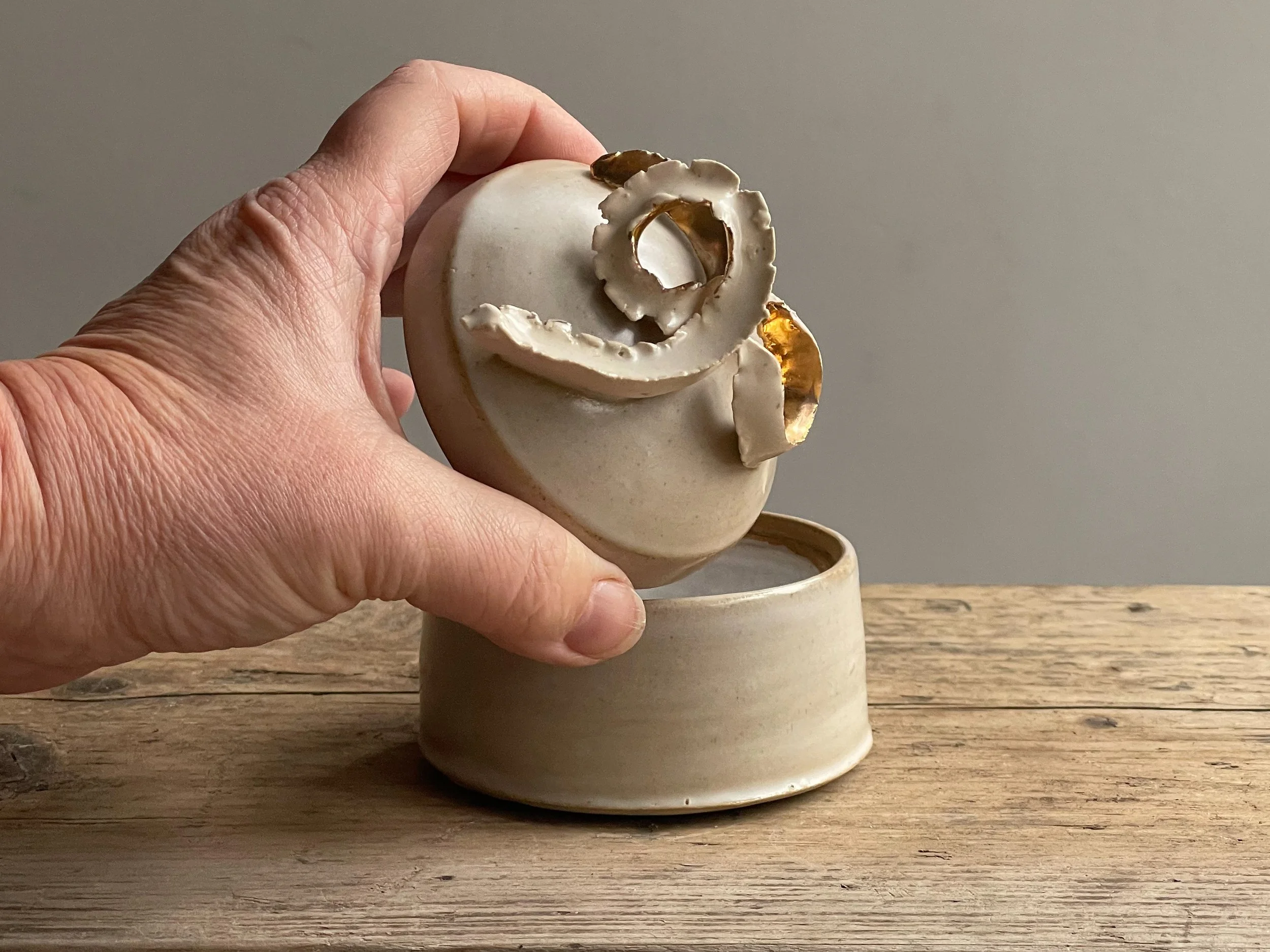 Hand-thrown Pyxis with 10-carat Ribbon detail 