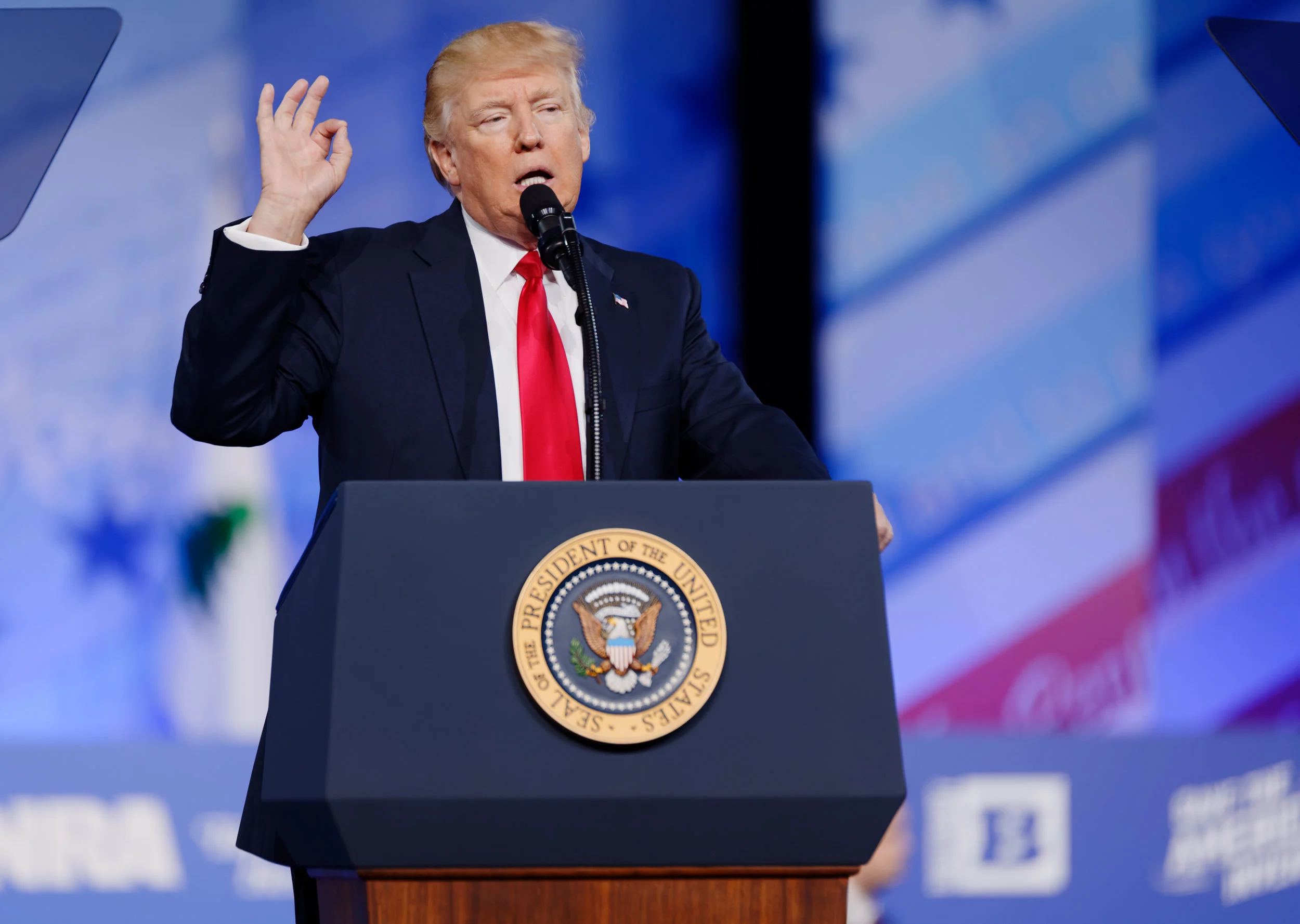 Handelskrieg: Warum Trump Zölle erhoben hat und warum das den Welthandel bedroht?