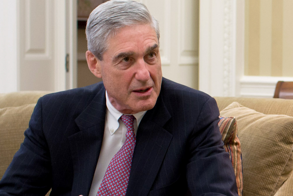 Barack_Obama_and_Joe_Biden_meet_with_Kathryn_Ruemmler_and_FBI_Director_Robert_Mueller,_2012-2.jpg