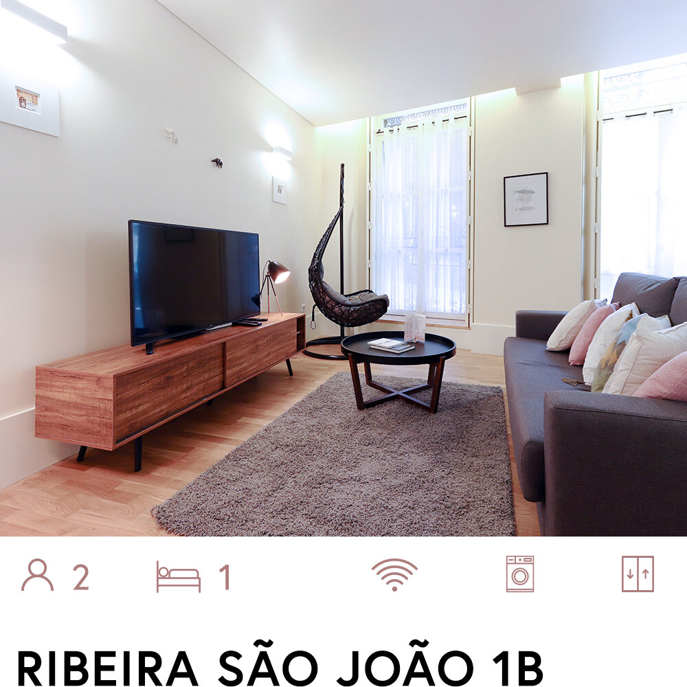  Apartment in a fully-renovated building, next to Ribeira and São Bento. 