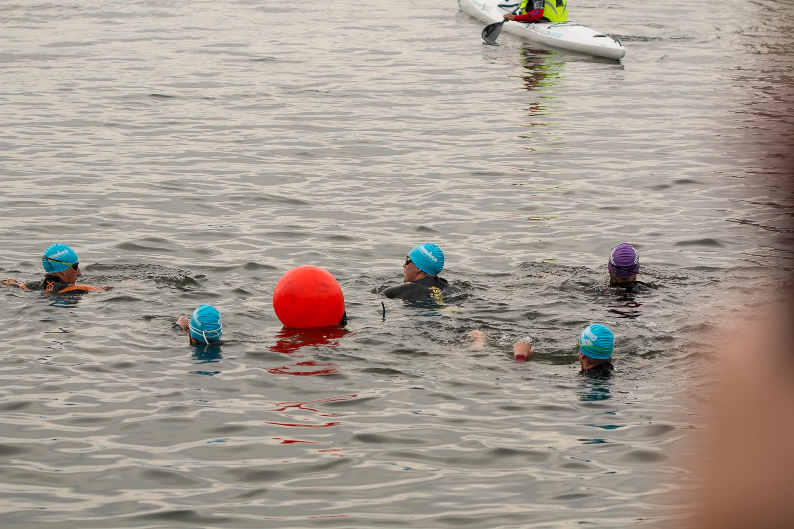 Vid starten på en Ironman-simning. Foto: Erik Arenhill