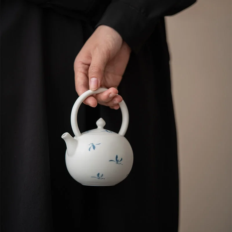 STUDIO GAIL ALEXANDER - Hand painted tea pot64e966f171c5d3388b548b553c7740fb16d71893e3bffbfb106a65001c0390bb.webp