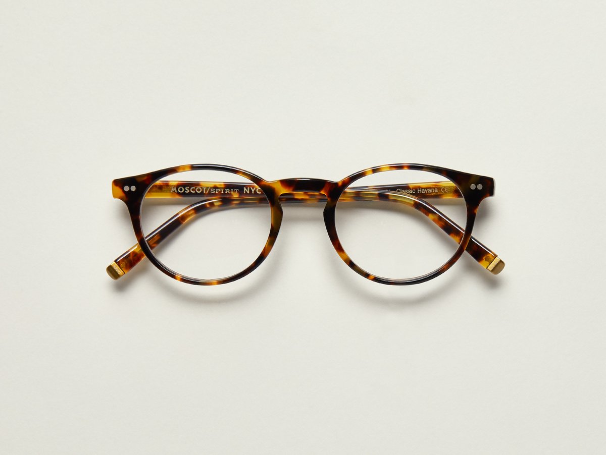 MOSCOT - Frankie Opticals £245 COLOUR Classic Havana SIZE 51 With subtle clean lines, and a full-vue shape, The FRANKIE is the epitome of cool, just like our own Frank, aka, Frankie, who has manned the MOSCOT counter for over 40 years and counting. An iconic frame for an iconic man...and a true MOSCOT character. Handcrafted using Italian acetate featuring unique patterns distinctive to each frame Features two dot rivets Comfortable key hole nose bridge Includes acetate nose pads 3-Barrel hinge MOSCOT temple engravings