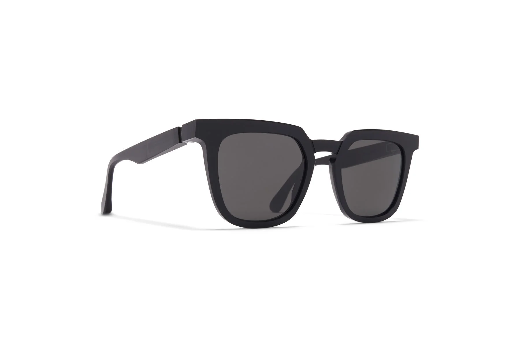 mykita-m-mm-sun-mmraw008-raw-black-dark-grey-solid-2503534_p-1.jpg