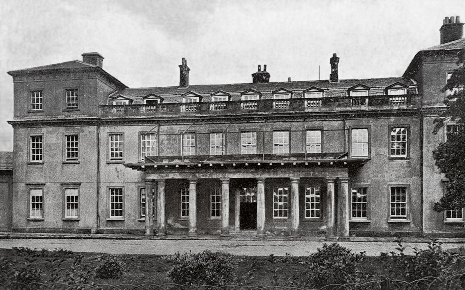 Sandwell Hall circa 1920.jpg