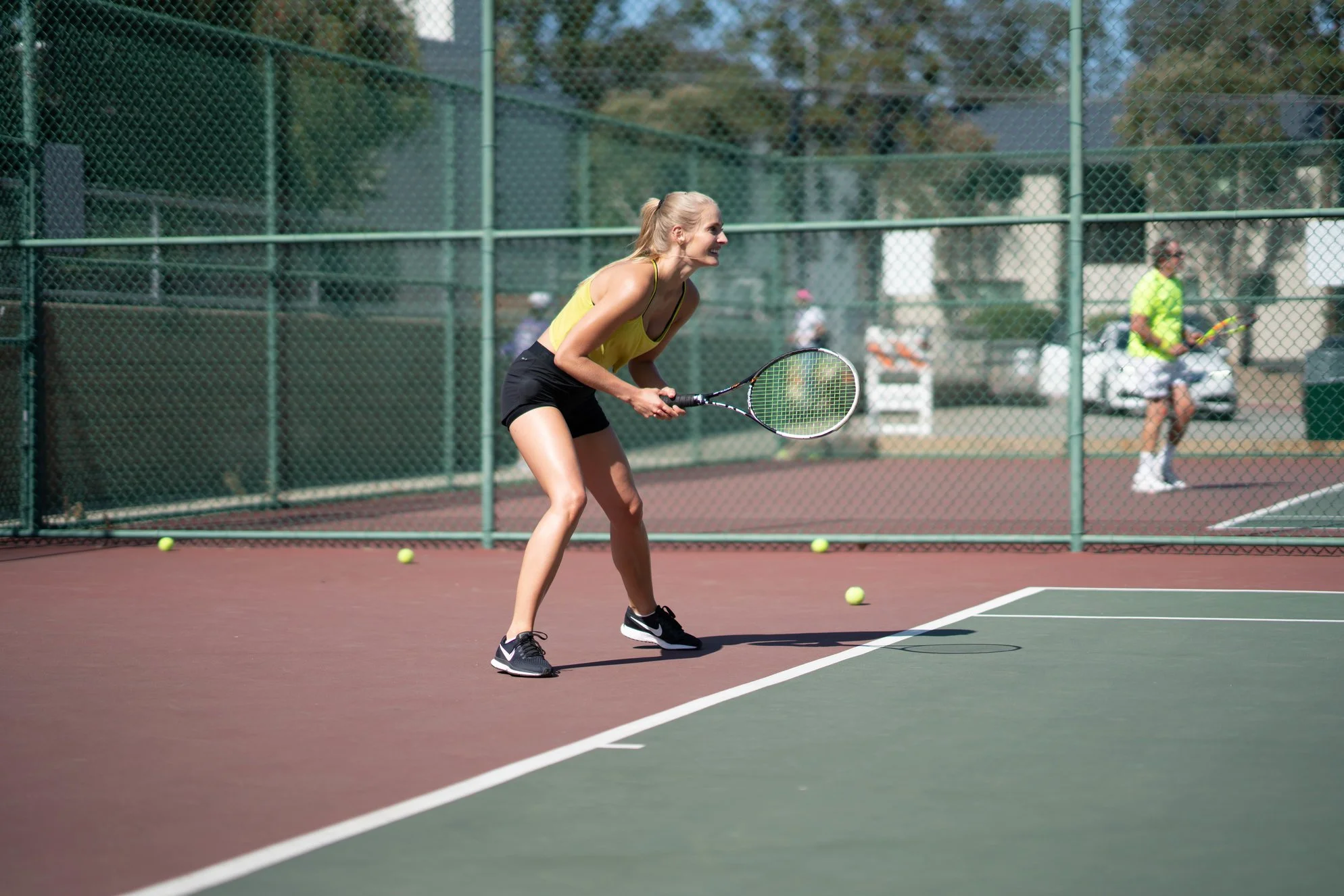 Private tennis lessons vs Group tennis lessons