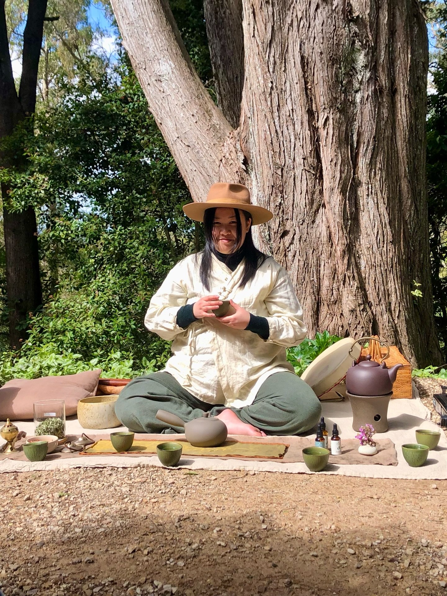 Hello beautiful community 💛🥰👋

I am hosting a very special occasion outdoor forest Tea Ceremony to celebrate the Lunar New Year of the Fire Horse! ❤️&zwj;🔥

As I rarely serve tea outside this will be a very rare chance to experience the absolute 