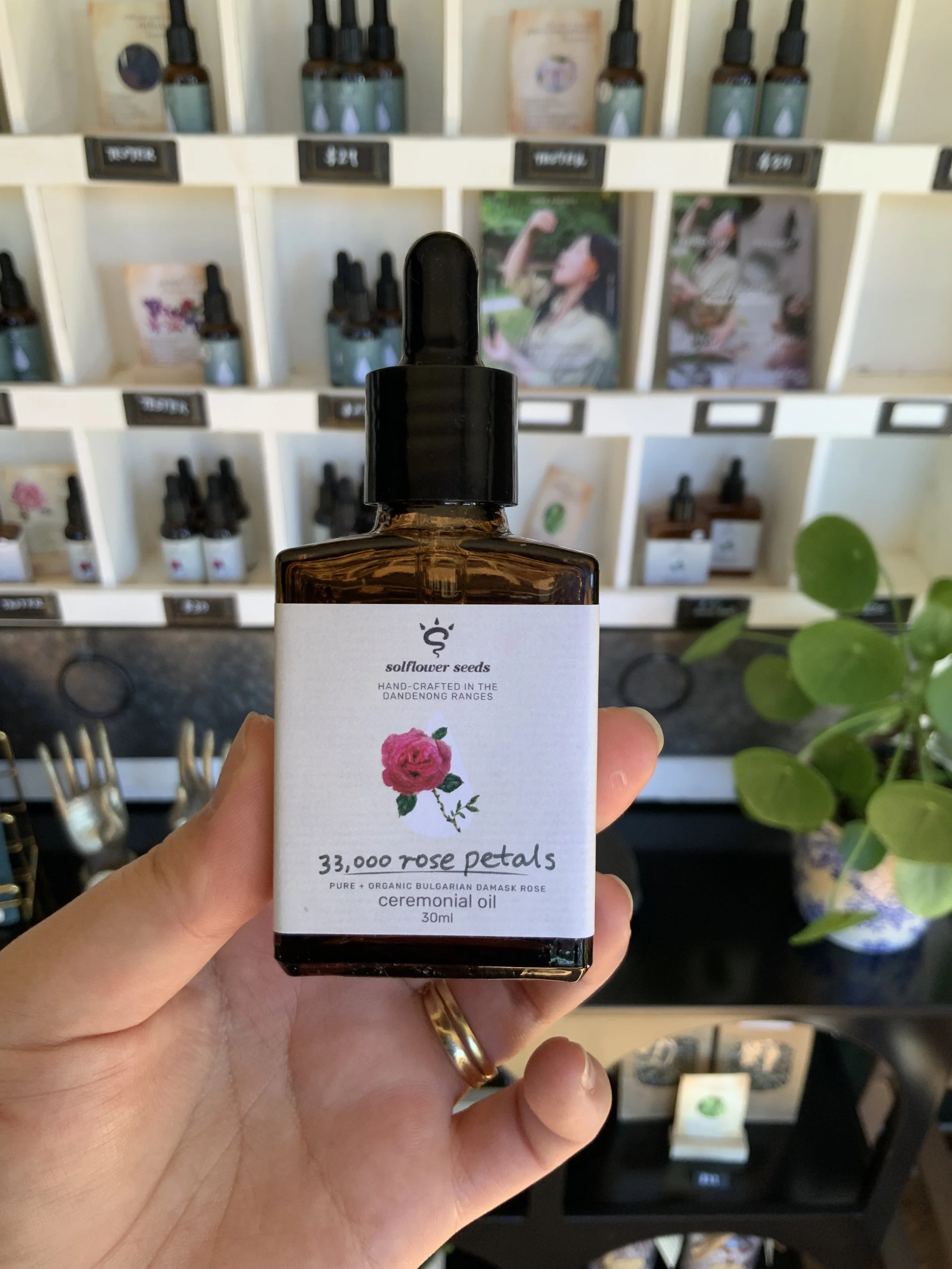 33,000 Rose Petals Ceremonial Oil