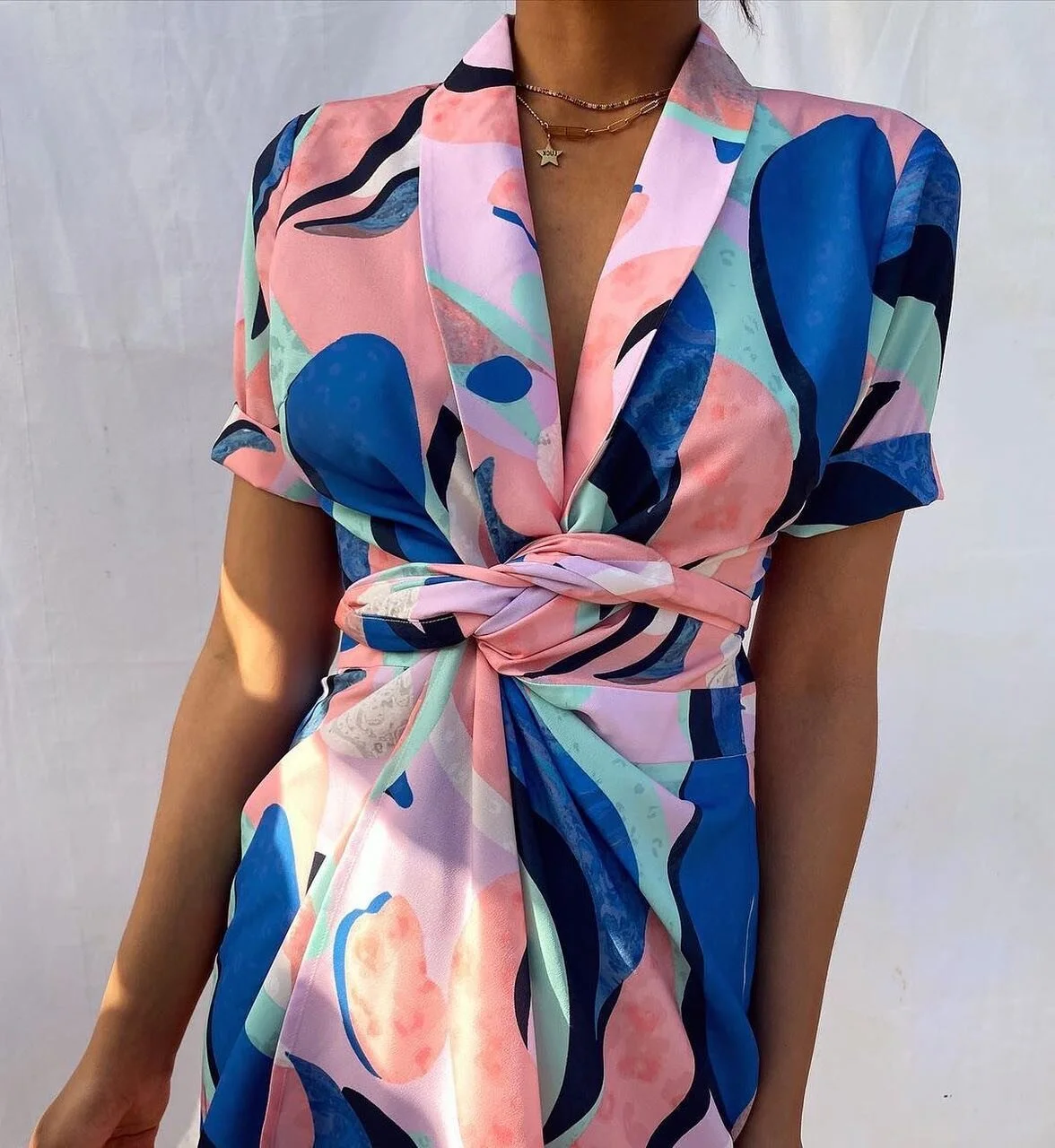 High fashion も好きだけどこの手頃なおに素敵ドレス　@neverfullydressed も大好き。

@neverfullydressed The BROOKLYN in CLOVER print ☀️ Had to post quickly as it seems to be selling out on its own...such a gorgeous shape AND print 💕💜💖💙