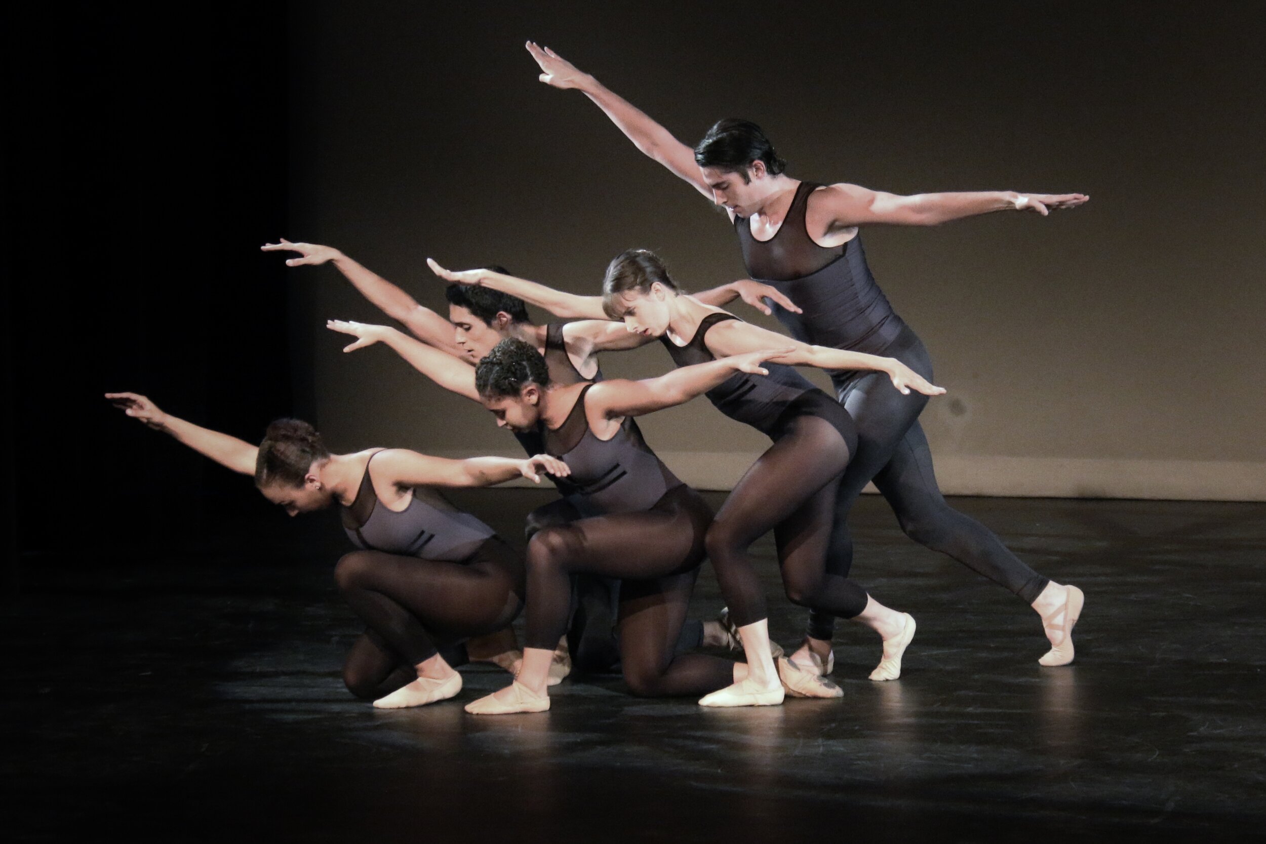 Ranardo-Domeico Gray VISIONS Contemporary Ballet in Dash-Between 2019 Andrew Williams, Photographer.JPG