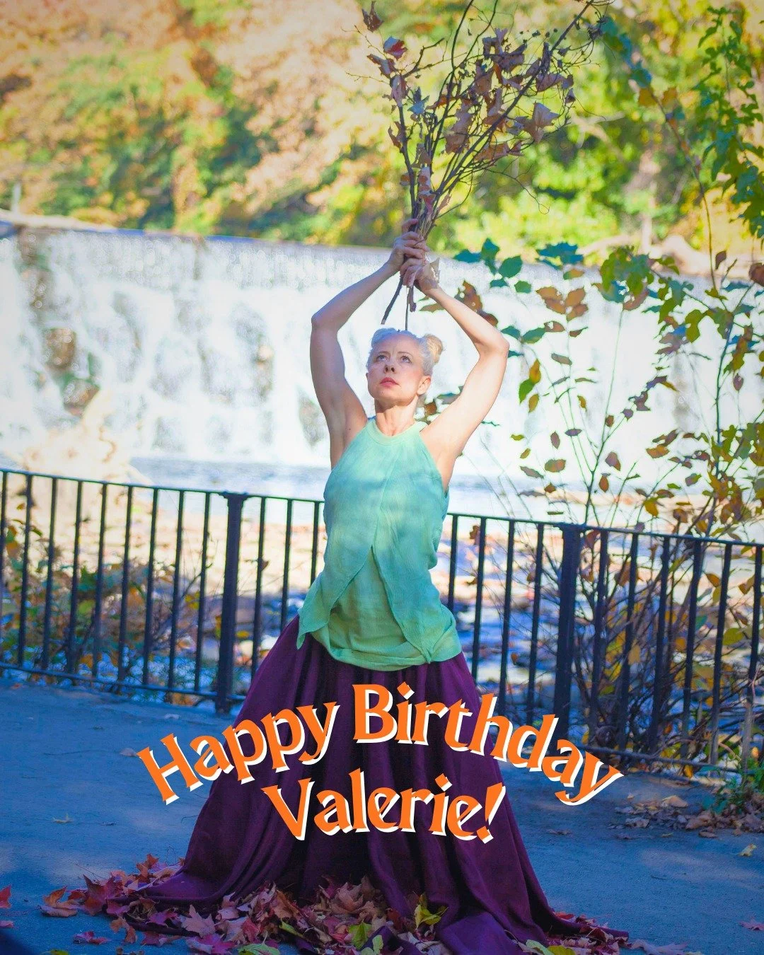 Happy Birthday to our fabulous founder and Artistic Director, Valerie Green! The best way to celebrate? Make a tax-deductible donation to the Dance Entropy/Green Space end-of-year fundraising campaign! Donation link in bio!

Photo Credit: Barbara Her