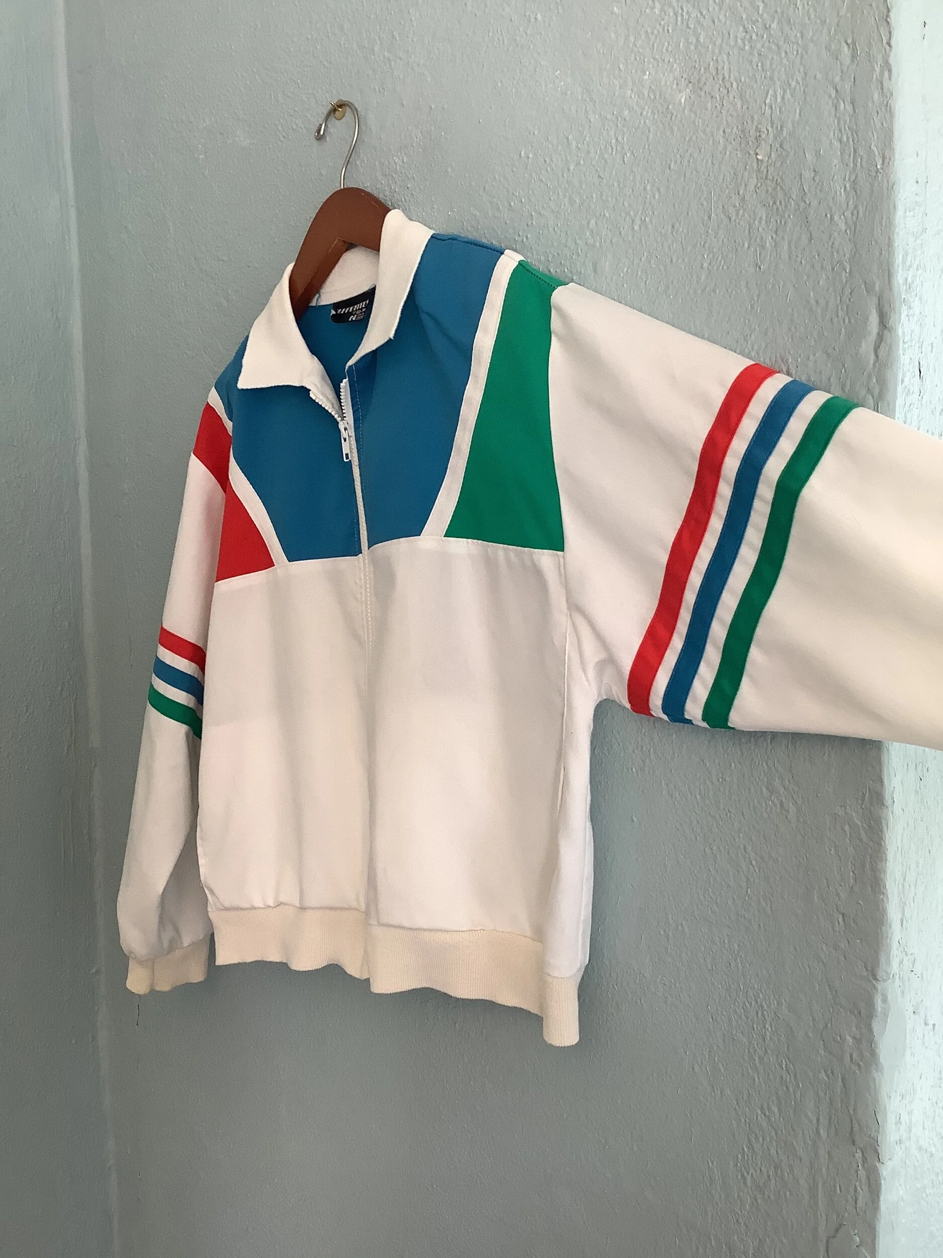 EA378098-D064-4F8C-A531-9E9E85EDAD05