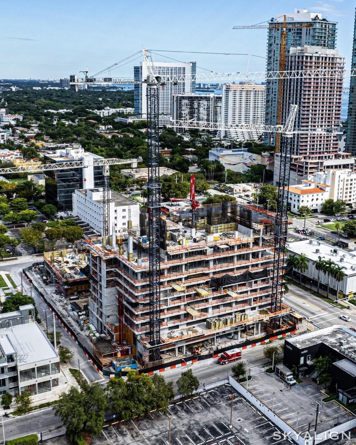 Repost from @skyalign
&bull;
Ascending Nema 

Construction is rising on the first phase of Nema Miami, a 39-story mixed-use building at 2900 Biscayne Boulevard in Miami&rsquo;s Edgewater neighborhood, near Wynwood and Midtown. Designed by @arquitecto