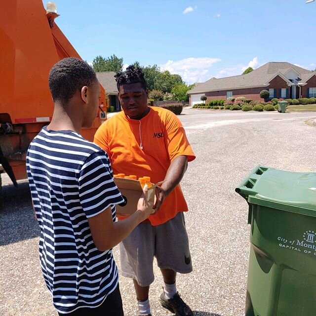 During ASPIRE&rsquo;s first week of Virtual Summer Camp, students provided local essential workers with special cool treats! We want to express our gratitude to those in our community who are performing essential duties. THANK YOU!  #myasu 🐝