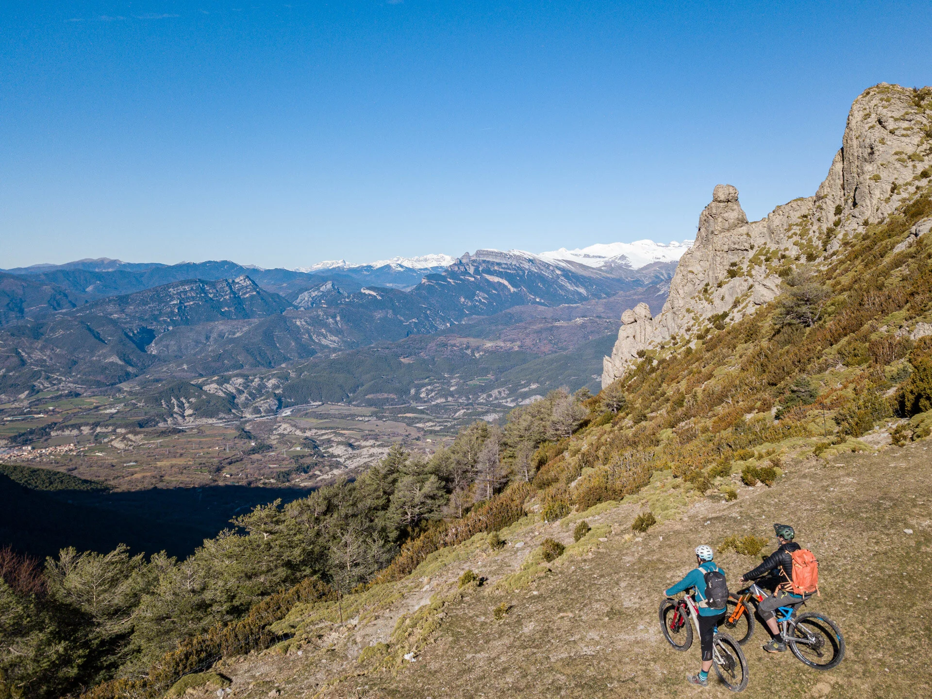 unbeaten-adeventures-mountain-biking-pyrenees-zona-zero-ainsa-jeroen-harm-spoelstra-la-collada.jpg