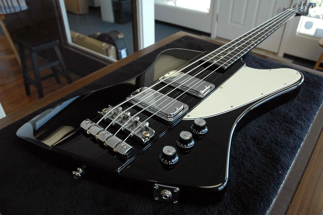 T4 in Gloss Black