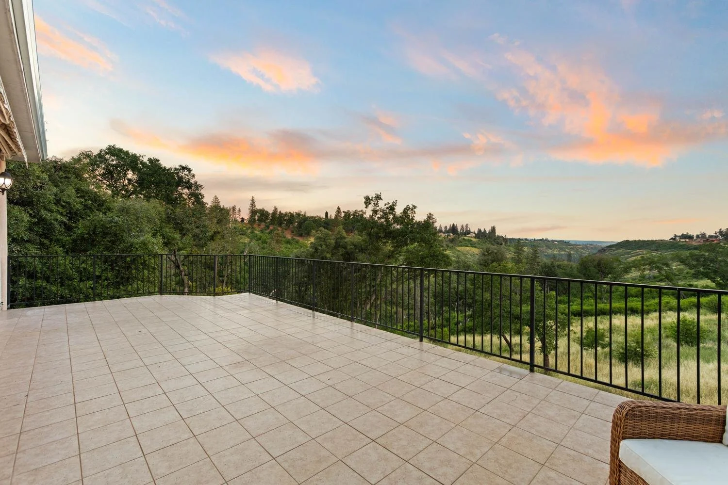 044-033-breezewoodtwilight 3-1500x1000.jpg