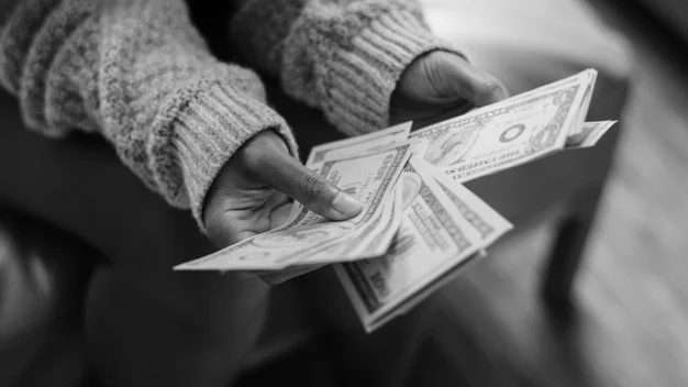 closeup-of-woman-counting-money_53876-13501.jpg