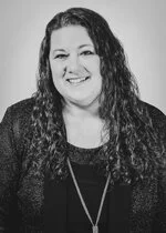 Lynette-01[BW-v1-150w].jpg