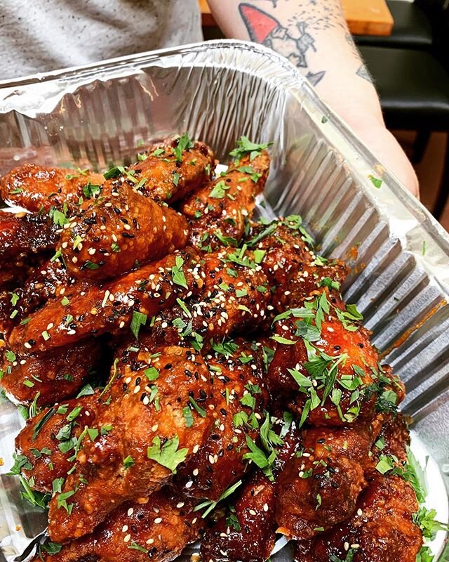 🔥 🔥 Harissa chili wings 🔥 🔥
Halal! Open until 10pm
.
.
.
#womenownedbusiness #womenownedsmallbusiness #womenowned #greenrestaurant #halal #wings #chickenwings #foodie #foodporn #delicious #yalla #dinnertime #dinner #igerssac #sacramento #midtowns