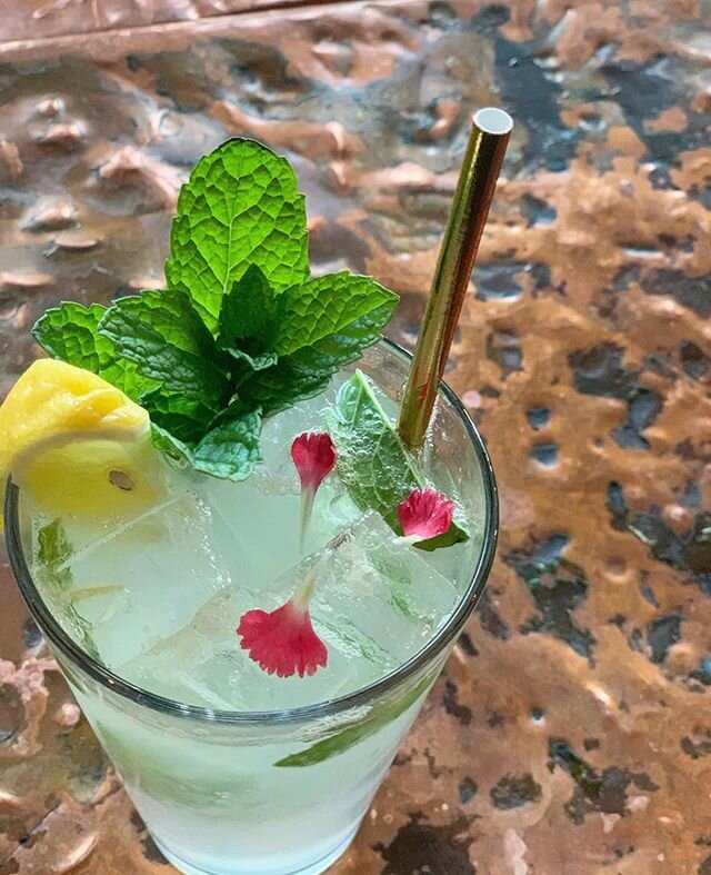 Enjoy a sparkling mint lemonade with your take out dinner this eve. Open 4pm-10!
.
.
.
#womenownedbusiness #delicious #smallbusinesses #greenrestaurant #drinkup #drinks🍹 #foodie #dinner #dinnertime #summer #sacramento #sac #igerssac #midtownsac #exp