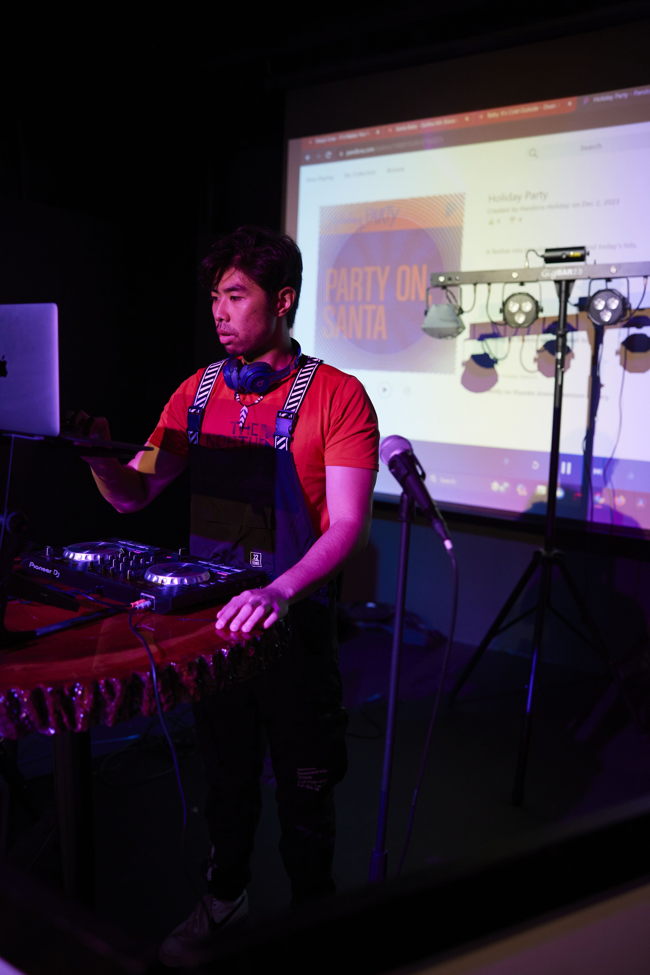 fratpack xmas toys4tots DJ 3.JPG