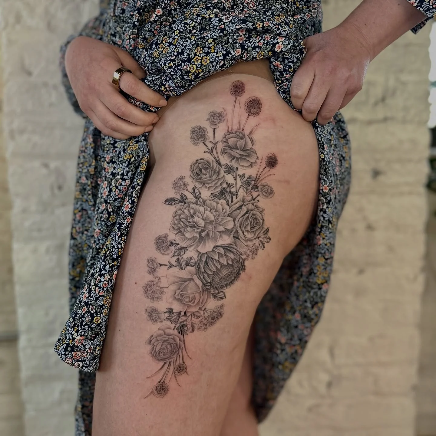 Memorializing her wedding flowers 💐✨
Mostly ✨healed✨ and partly fresh. This bouquet includes peony, protea, ranunculus, carnations, sweet alyssum, and craspedia.

I love bringing your floral dreams to life 🌸🌿 Thank you to everyone who trusts me to