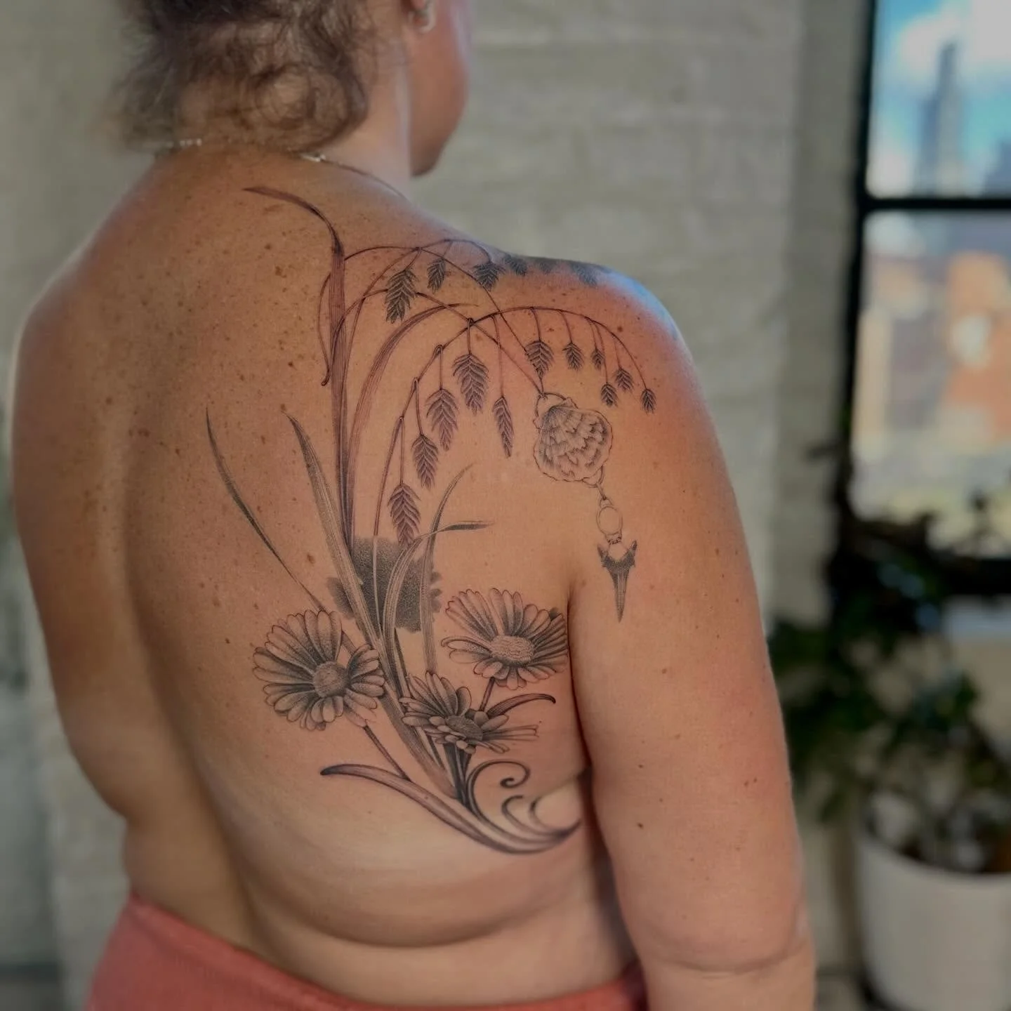 When I got this submission, I was asked to include sea oats, Mexican blanket flowers, a shark&rsquo;s tooth, and a seashell. The real challenge is always how to weave elements together so they feel intentional &mdash; so the objects don&rsquo;t just 