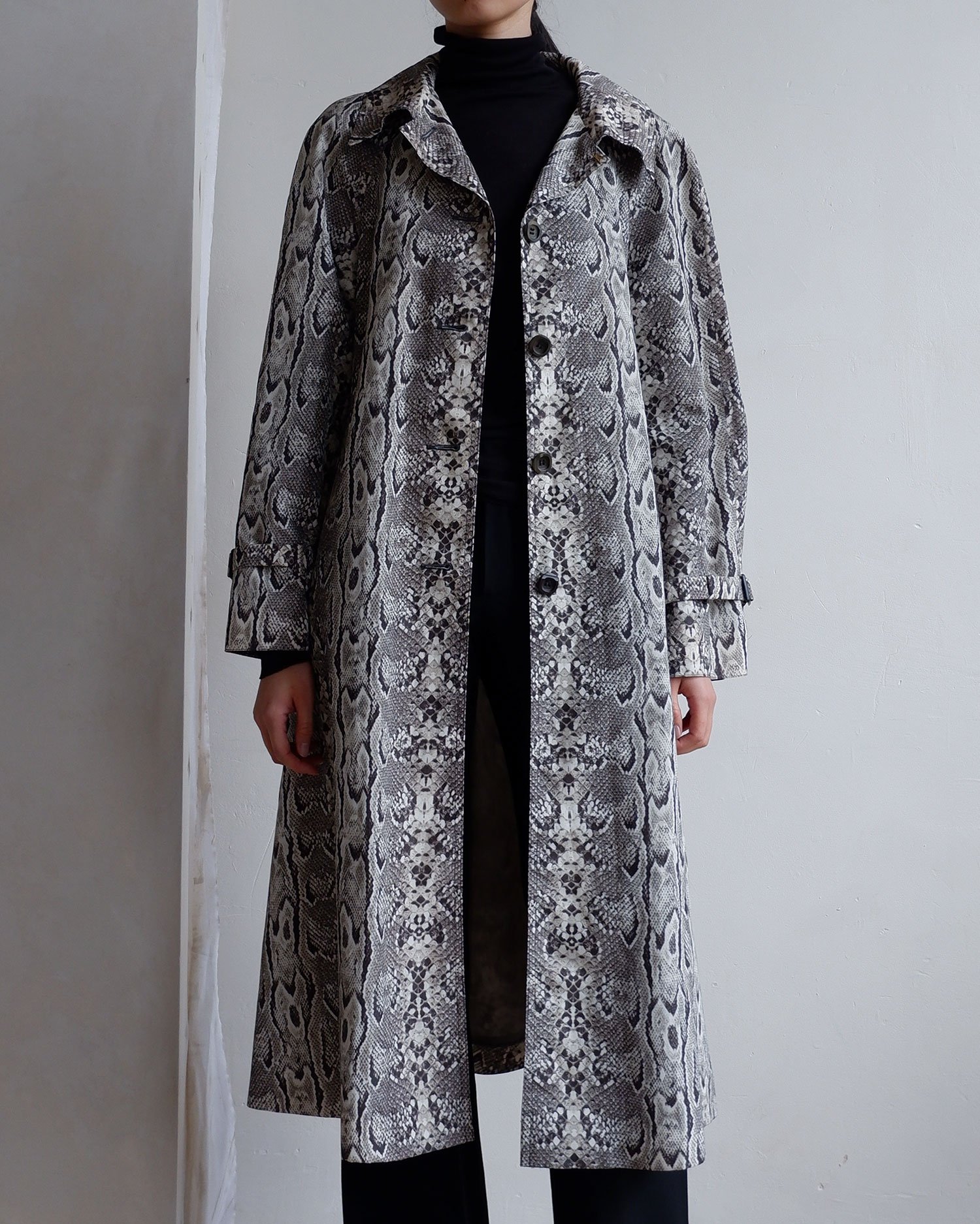 snakeskintrench8.jpg