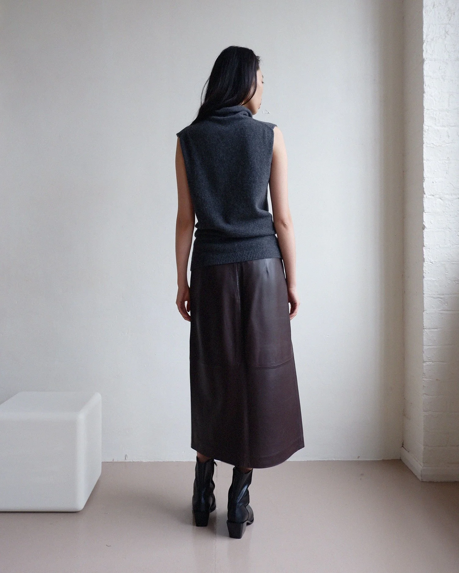 loeweskirt01.jpg