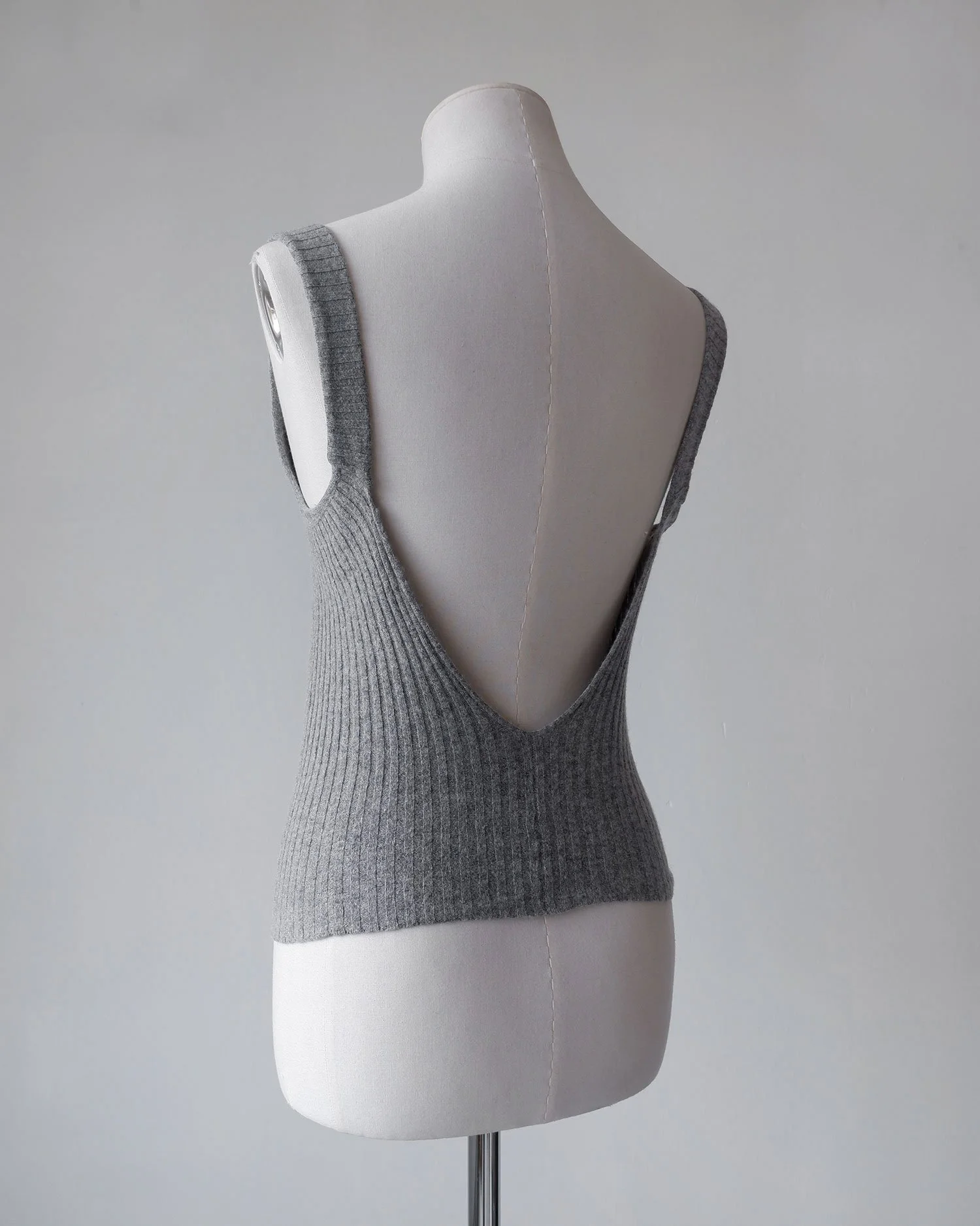 EAbacklessknit1.jpg