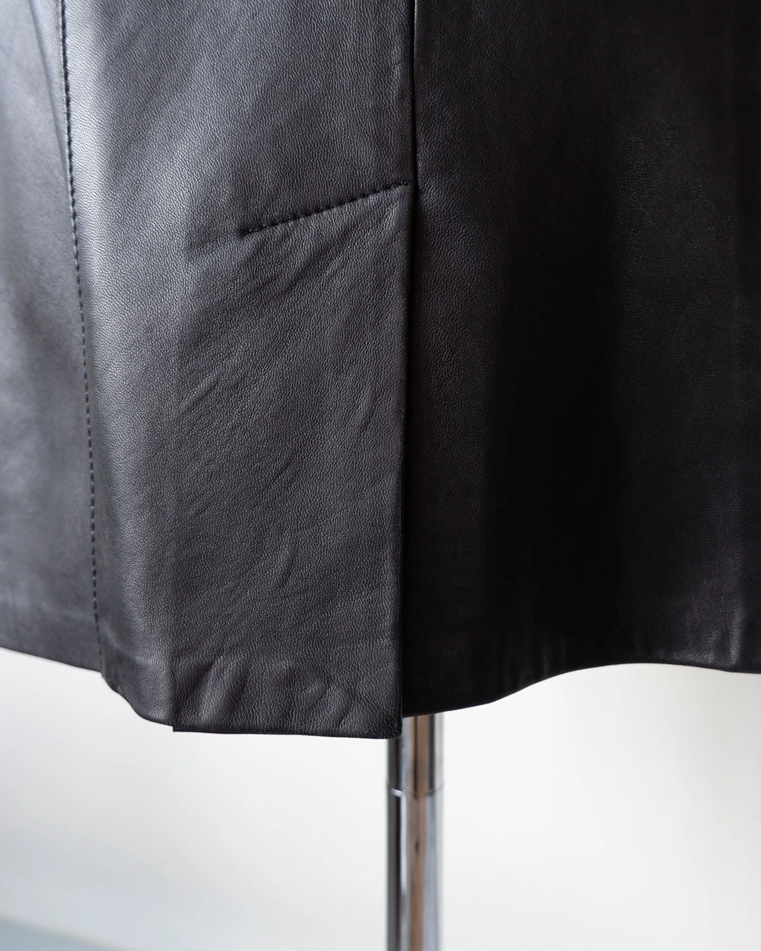 leatherskirt02.jpg