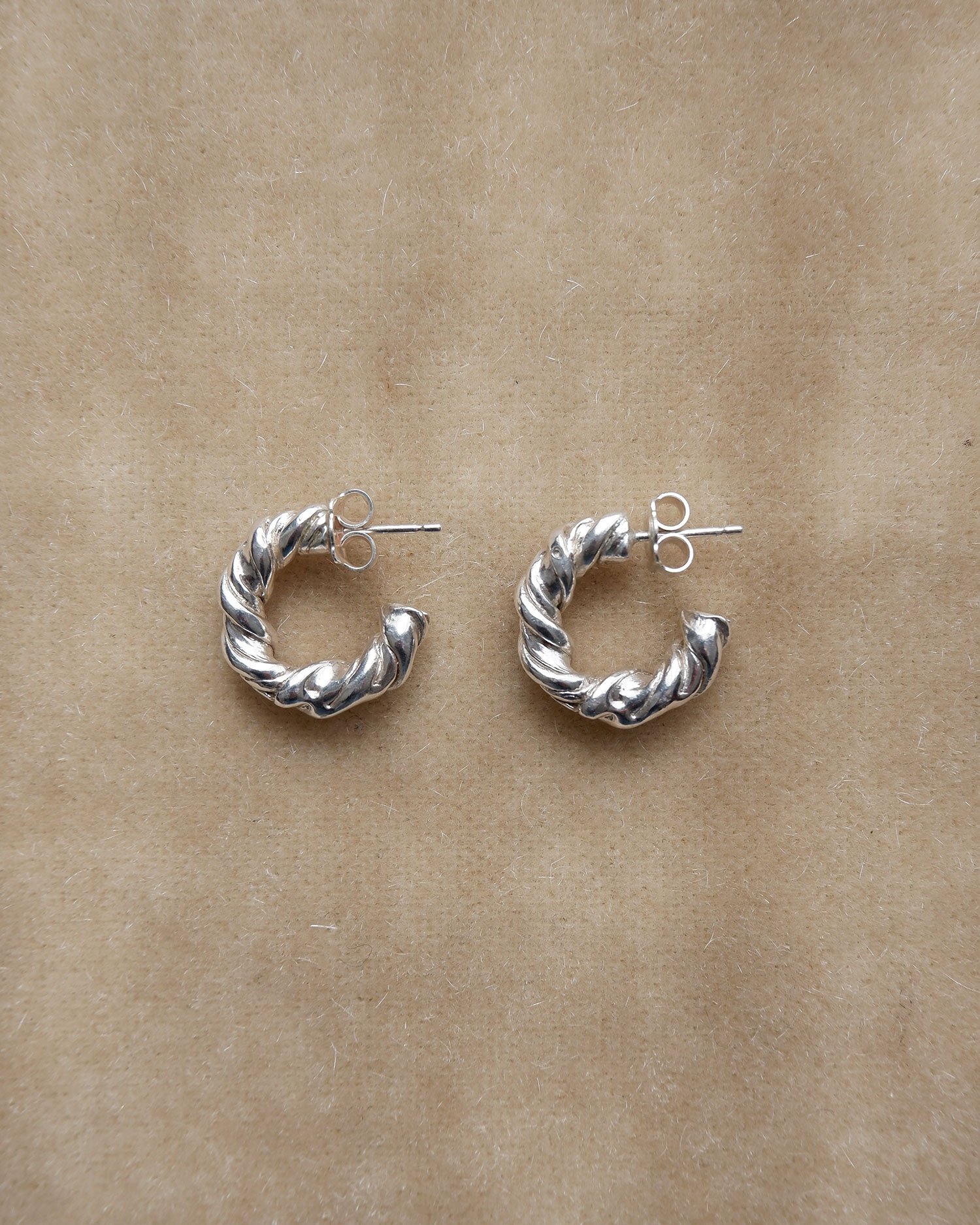 AIFsmallhoopsilver.jpg