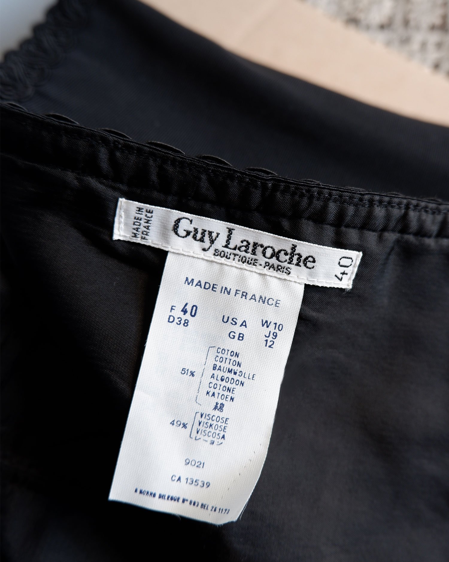 guylarochebustier1.jpg