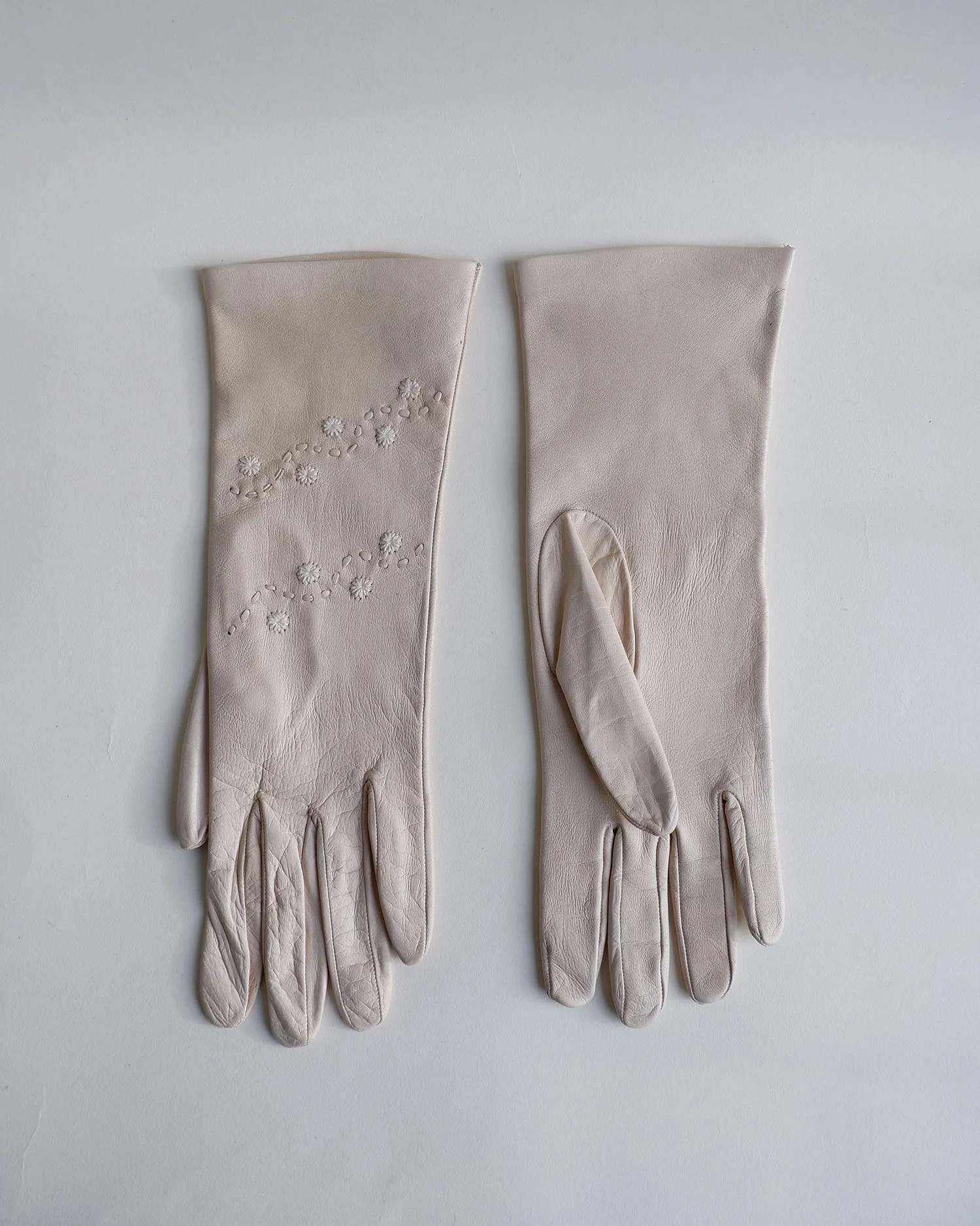 whitegloves22.jpg