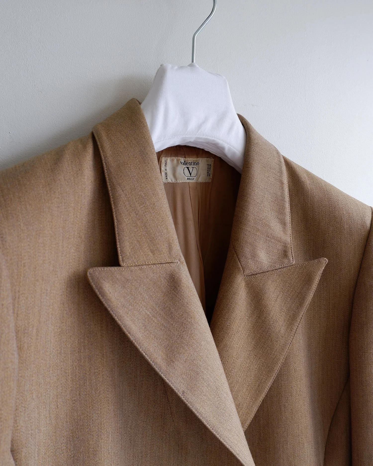 valentinoblazercamel2.jpg