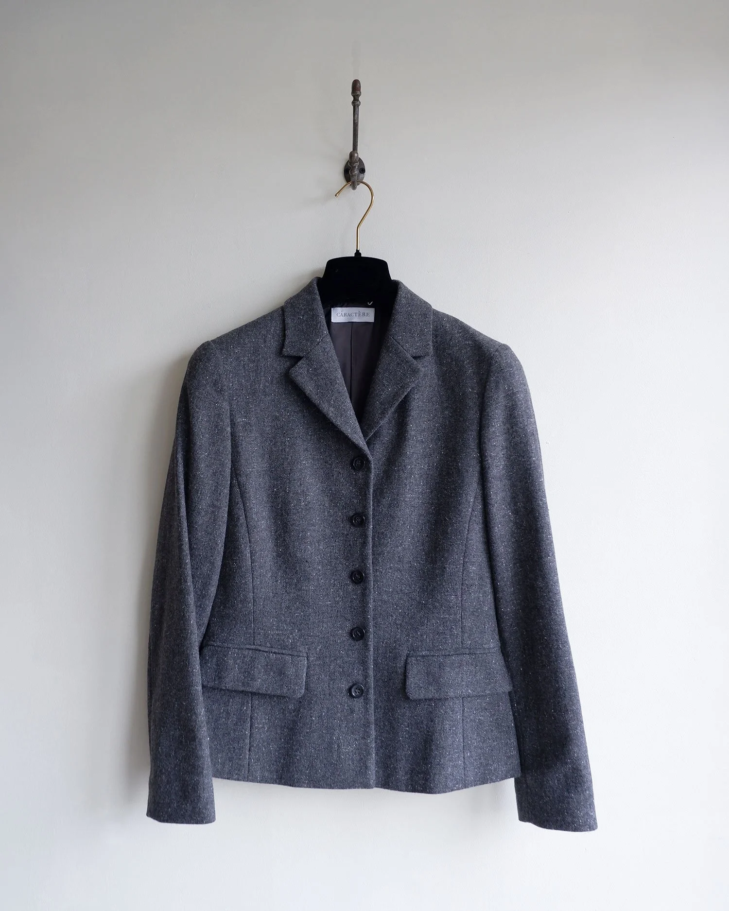 Caractereskirtsuit8.jpg