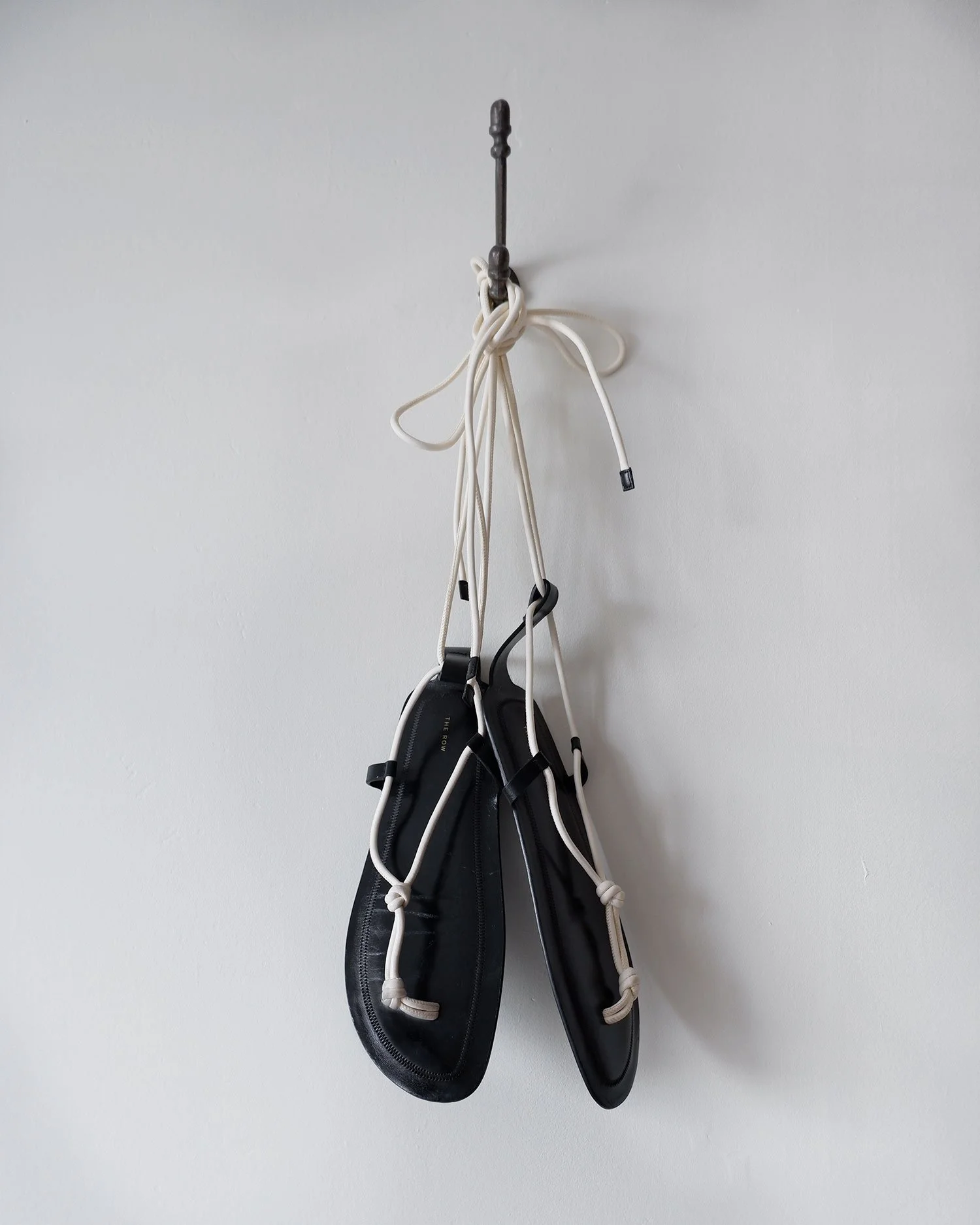therowsandals01.jpg