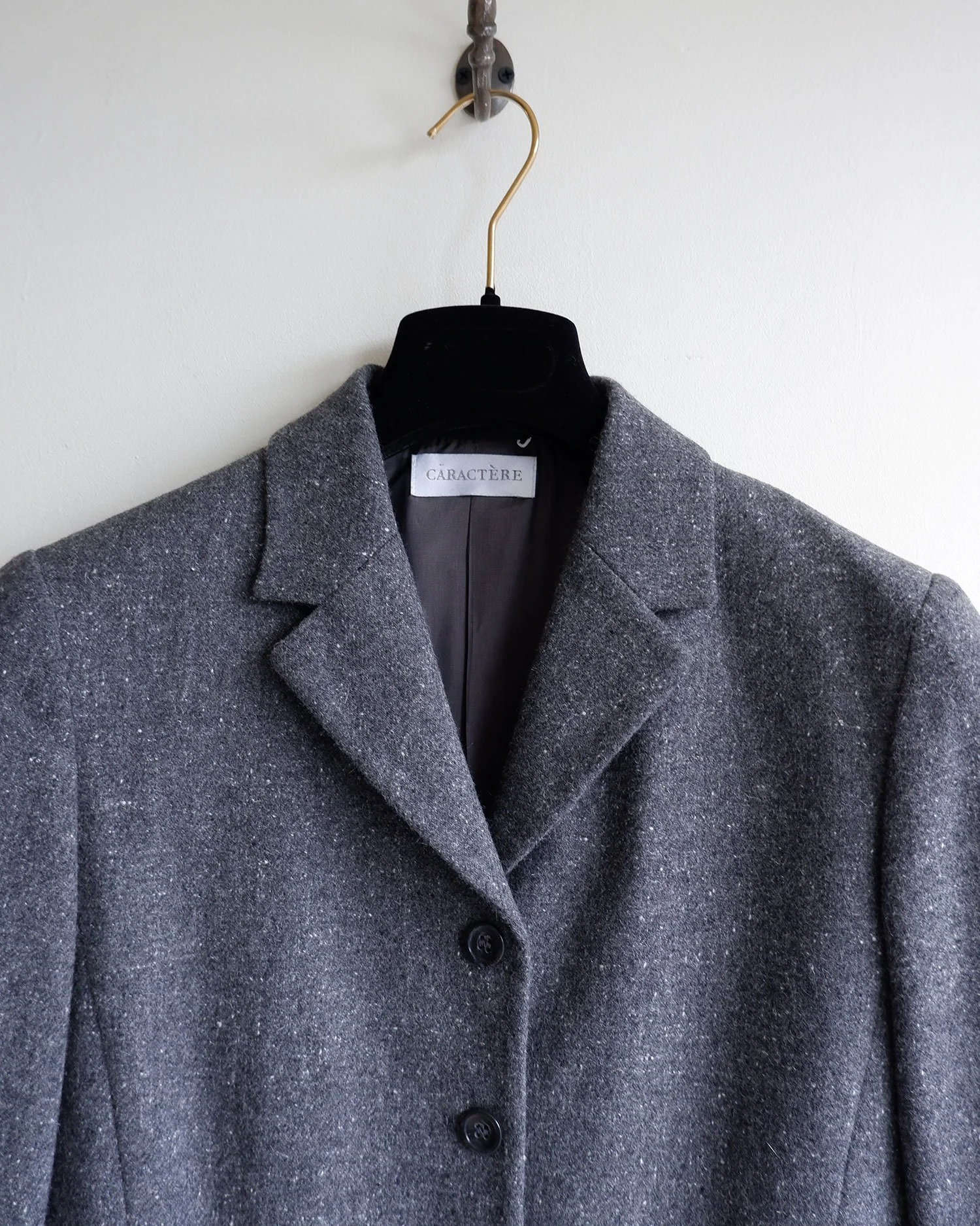 Caractereskirtsuit10.jpg