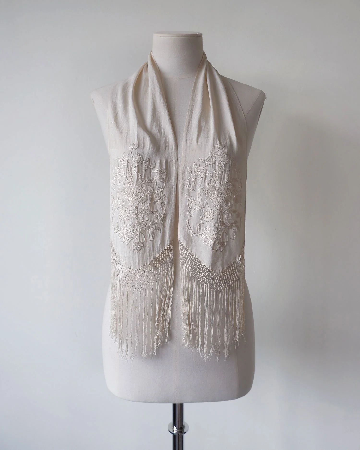 fringedscarf1.jpg