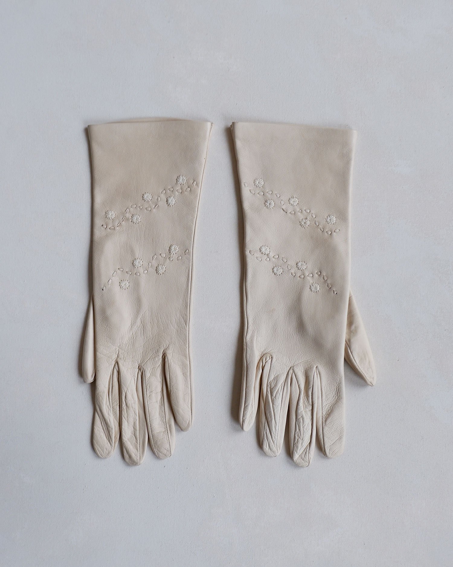 creamgloves3.jpg