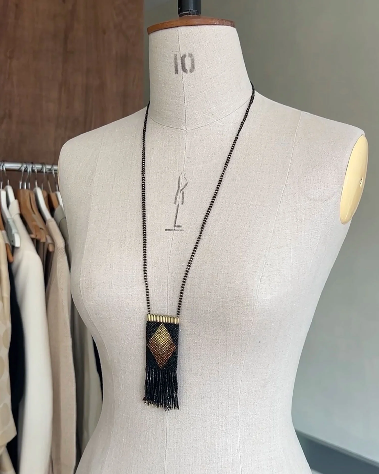 1920spursenecklace5.jpg