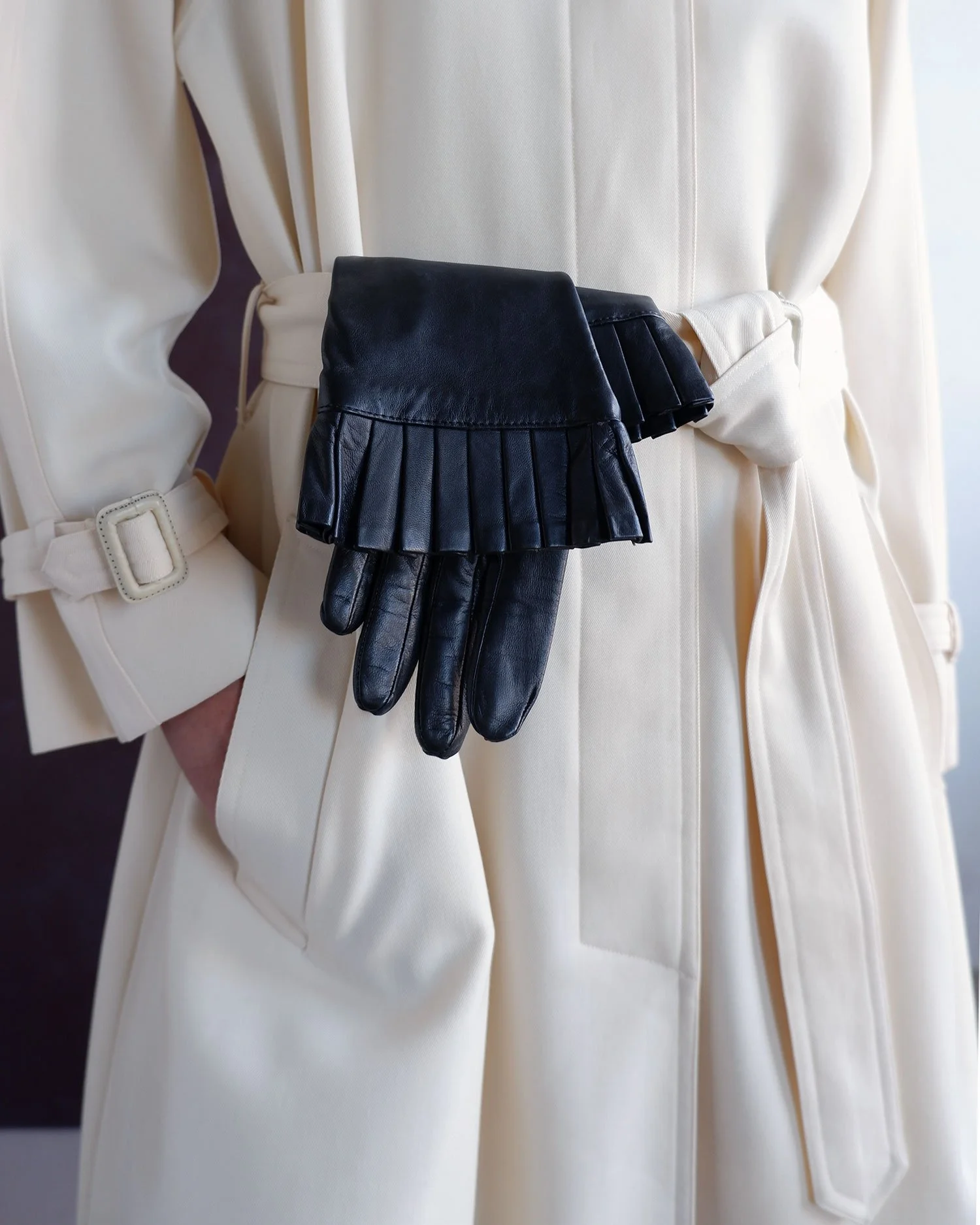 pleatedgloves.jpg